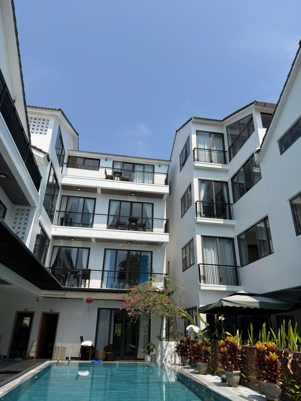 The pool in the courtyard